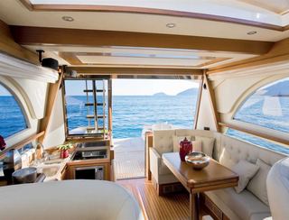 Mochi Craft Dolphin 54, Interior