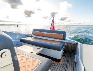 Fairline F//Line 33, Deck Area