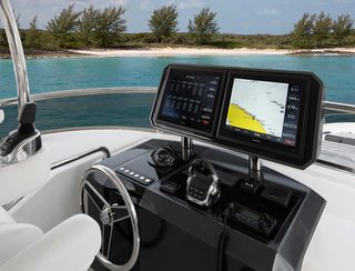 Ocean Alexander 70E Motoryacht, Helm Station