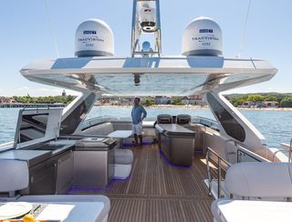 Galeon 800 Fly, Fly Deck/Sportdeck