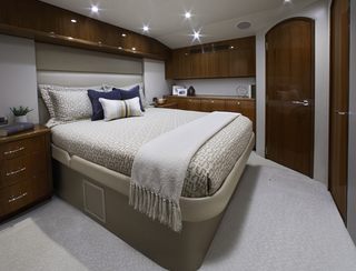 Hatteras GT59, Accommodation