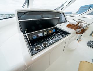 Viking 54SC, Helm Station