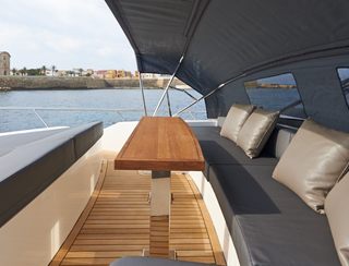 Astondoa 80 Flybridge, Deck Area