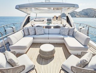 Princess 30M, Deck Area