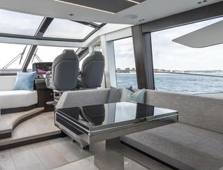 Sunseeker Predator 75 Mk2, Helm Station