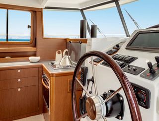 Beneteau Swift Trawler 34, Helm Station