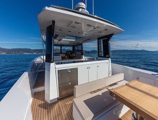 Sundeck 430 Sport, Deck Area