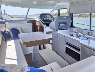 Beneteau Yachts Antares 12  Mk2, Interior