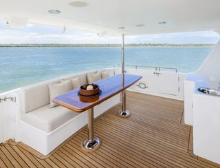 Outer Reef 630 Motoryacht, Deck Area