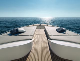 Monte Carlo Yachts MCY 66, Deck Area