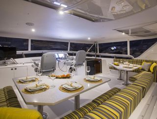 Outer Reef 860 Cockpit Motoryacht, Fly Deck/Sportdeck