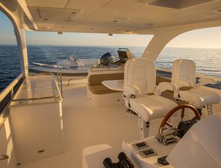 Hampton 650, Fly Deck/Sportdeck