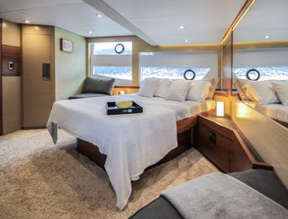 Okean 50 Fly, Accommodation