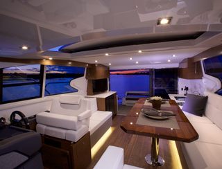 Cruisers 46 Cantius, Interior