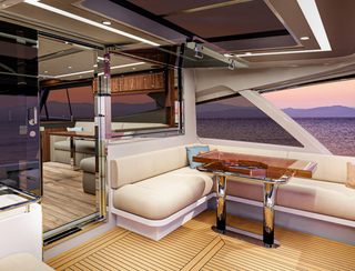 Riviera 645 SUV, Deck Area