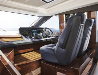 Princess V78 Mk2, Helm Station