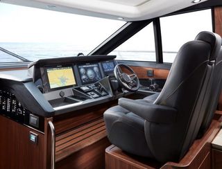 Princess S60, Helm Station