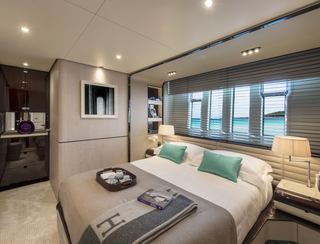 Azimut Grande 30 Metri, Accommodation