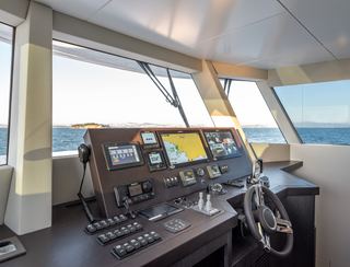 Numarine 22 XP, Helm Station