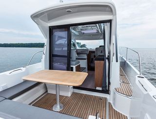 Beneteau Yachts Antares 9 , Deck Area