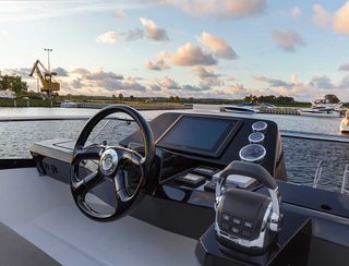 Galeon 300 Fly, Helm Station