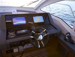 Cruisers 42 Cantius, Helm Station