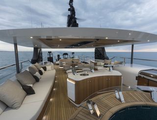 Mangusta Oceano 50, Fly Deck/Sportdeck