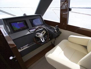 Maritimo S51 Gen 1, Helm Station