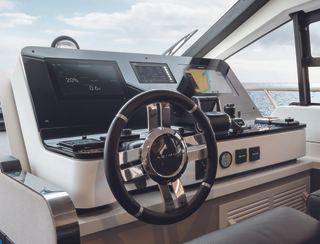 Azimut 55 Mk3, Helm Station