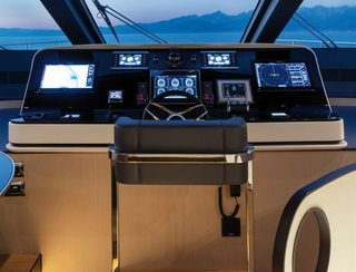 Azimut Grande 32M, Helm Station