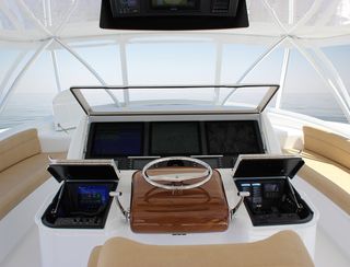 Viking 72C Gen 2, Helm Station