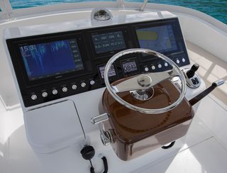 Viking 38 Billfish, Helm Station