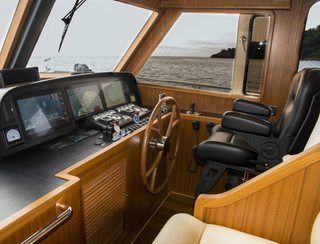 Outer Reef 640 Azure Motoryacht, Helm Station