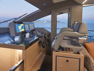 Astondoa 66 Flybridge Gen 2, Helm Station