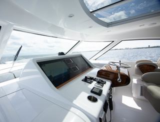 Bertram 50 Sport, Helm Station