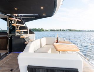 Fairline Squadron 58 Gen 3, Deck Area