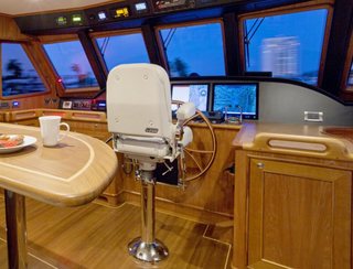 Outer Reef 650 Motoryacht Gen 1, Helm Station