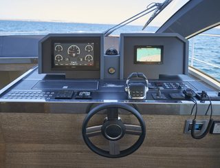 Astonda 52 Flybridge Gen 2, Helm Station