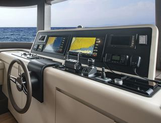 Gulf Craft Nomad 75 SUV, Helm Station