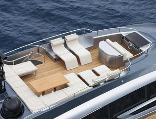 Pershing 108, Fly Deck/Sportdeck