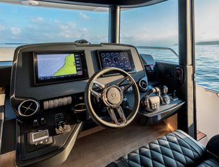 Absolute Navetta 48, Helm Station