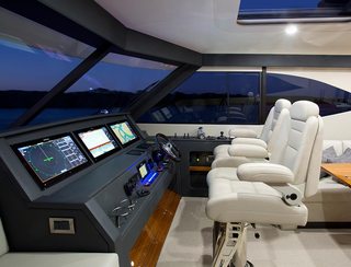 Maritimo M64 Gen 1, Helm Station