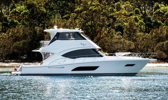 57 Enclosed Flybridge