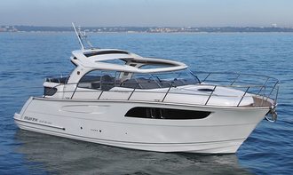 320 Aft Cabin Cruiser