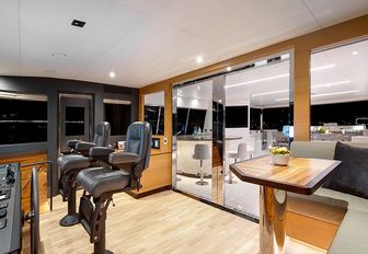 Horizon Yachts FD110 interiors