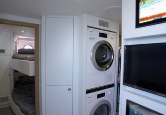 Sunseeker-88-Yacht-laundry