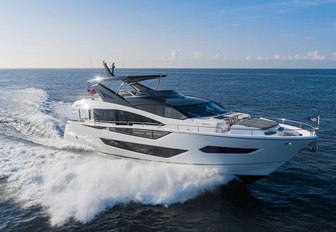 Sunseeker 88 Yacht underway