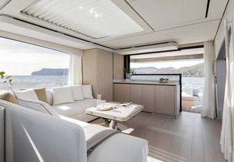 Azimut Seadeck 6 salon view looking aft