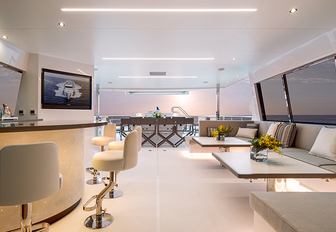 Horizon Yachts FD110 interiors