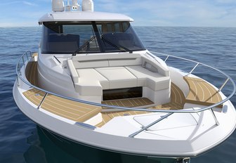 Tiara EX54 foredeck